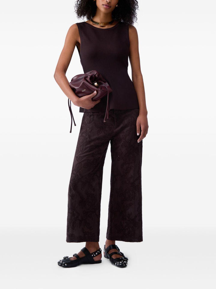Top con dettaglio cut-out 