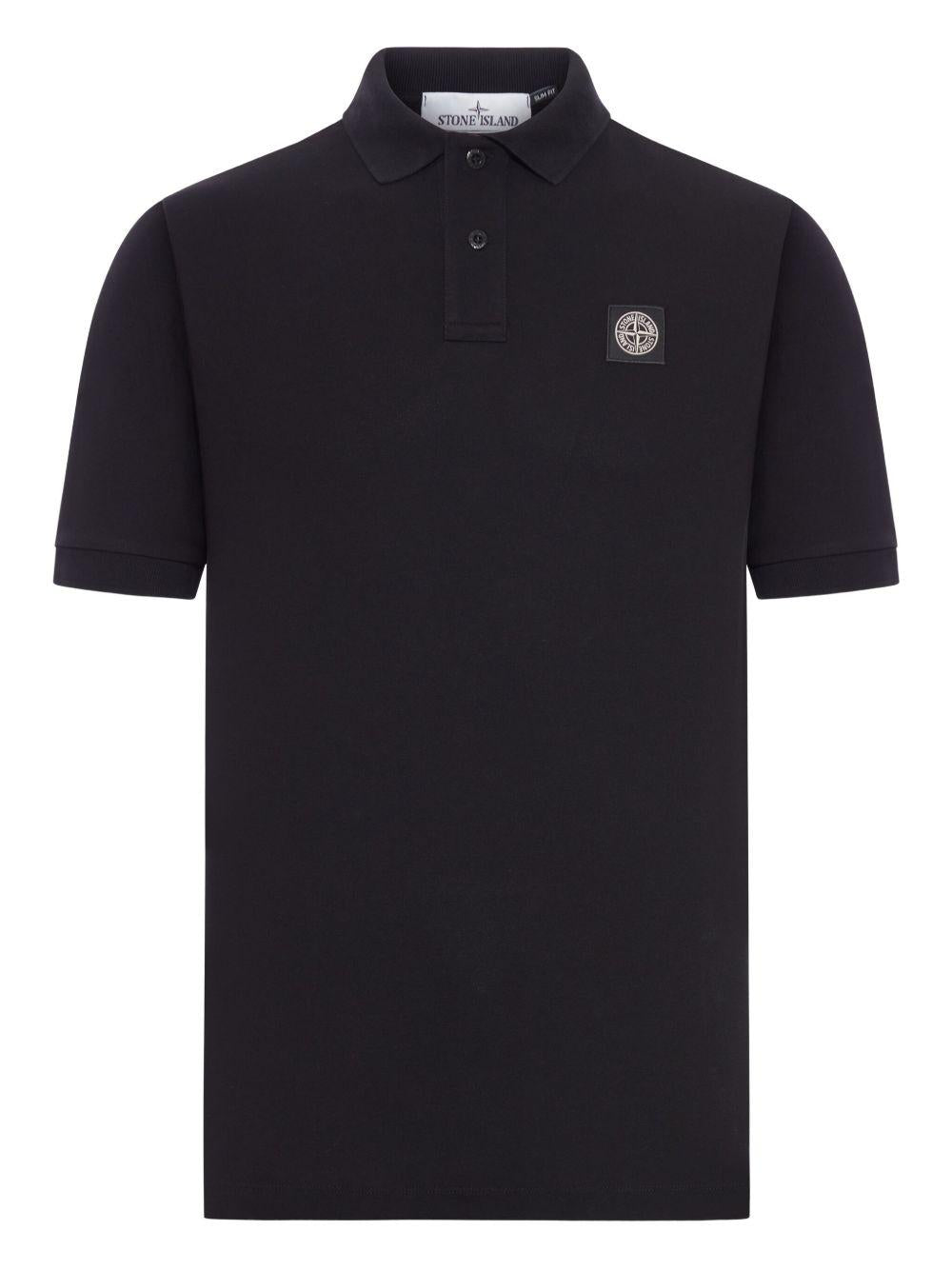 Polo nera con applicazione logo 