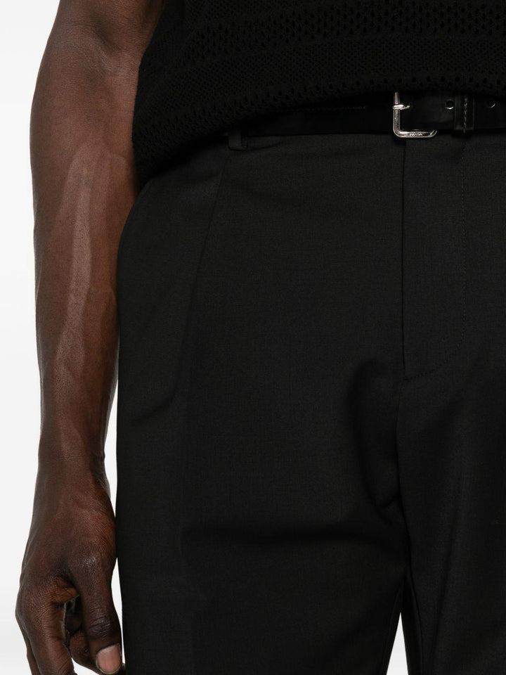 Pantaloni neri con pieghe 