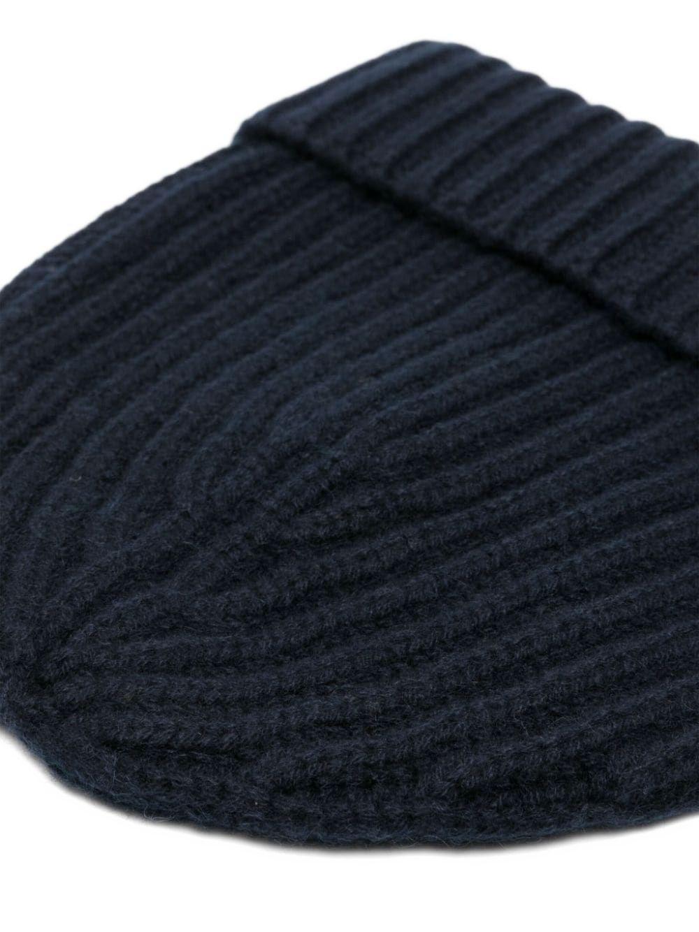 Berretto blu in maglia chunky 