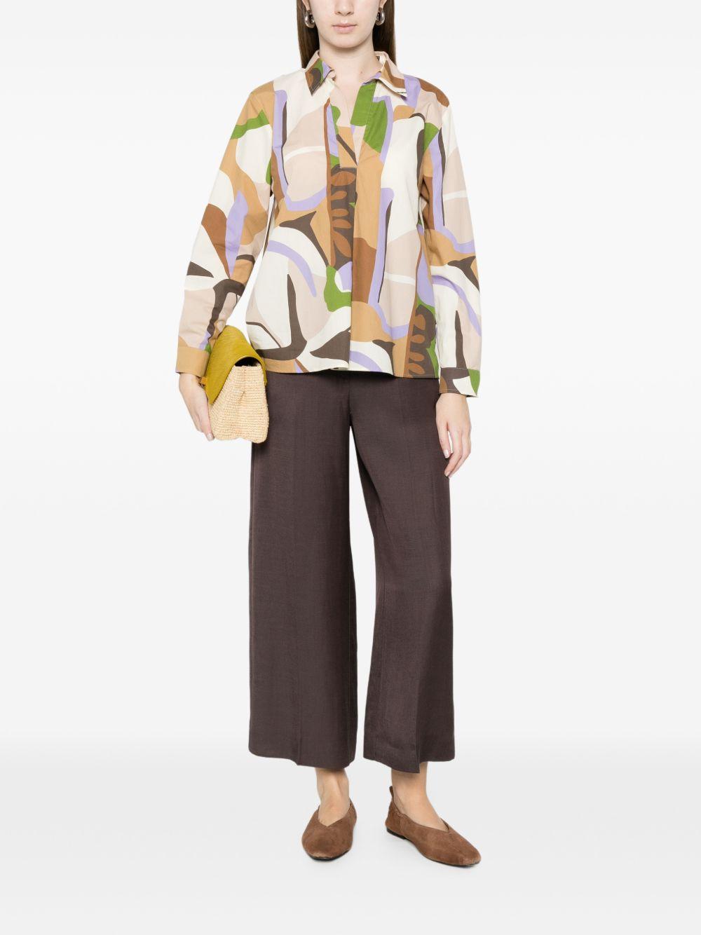 Pantaloni con piega 
