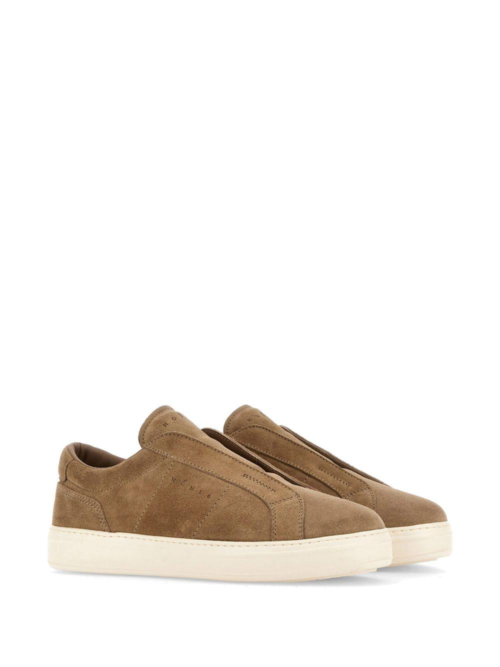 Slip-on biscotto in suede con suola platform 