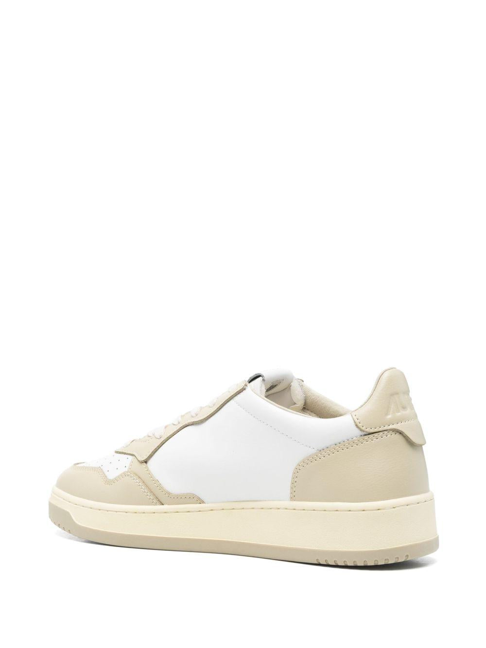 Sneakers bianche Medalist con inserti logo 