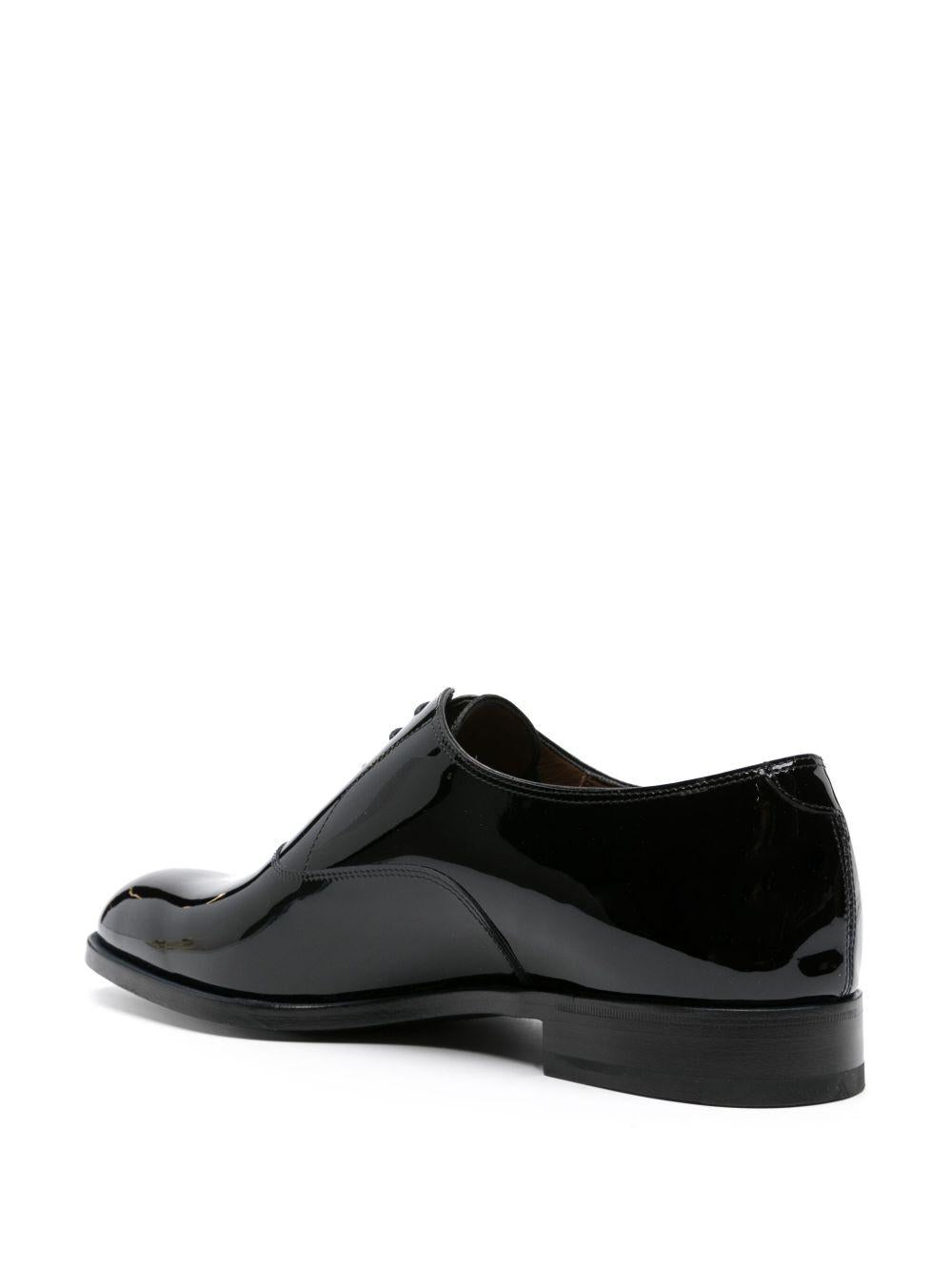 Scarpa Oxford in vernice nera 