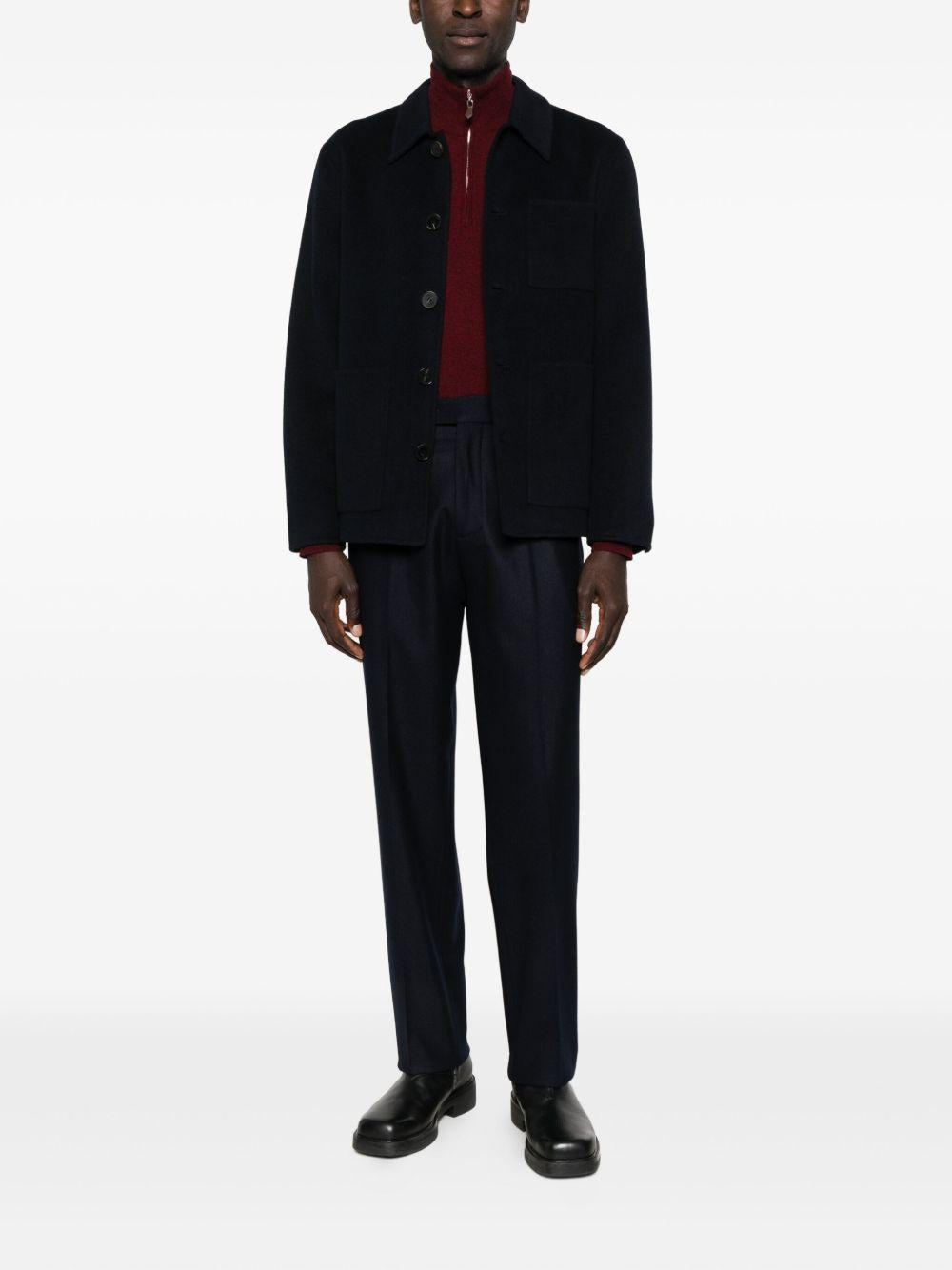 Cappotto navy con colletto a punta 