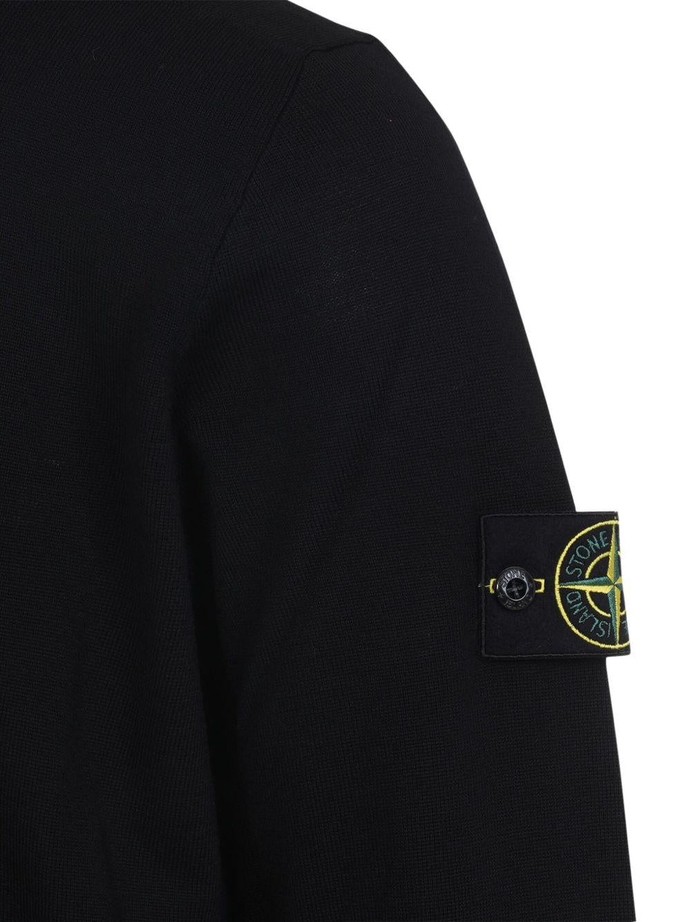 Felpa nera in lana con girocollo e logo 