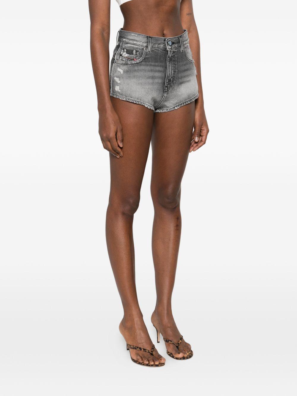 Shorts con effetto vissuto 
