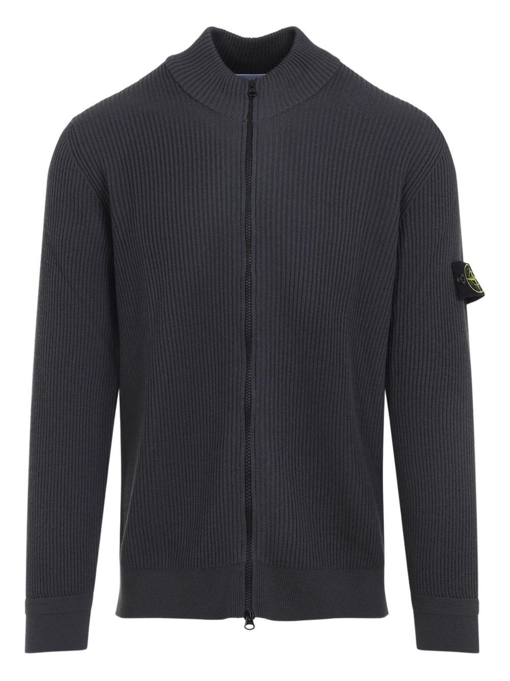 Maglione grigio a coste con zip 