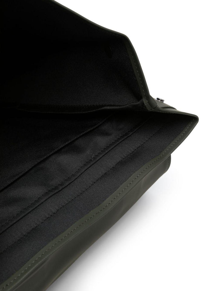 Zaino medio verde con moschettoni 