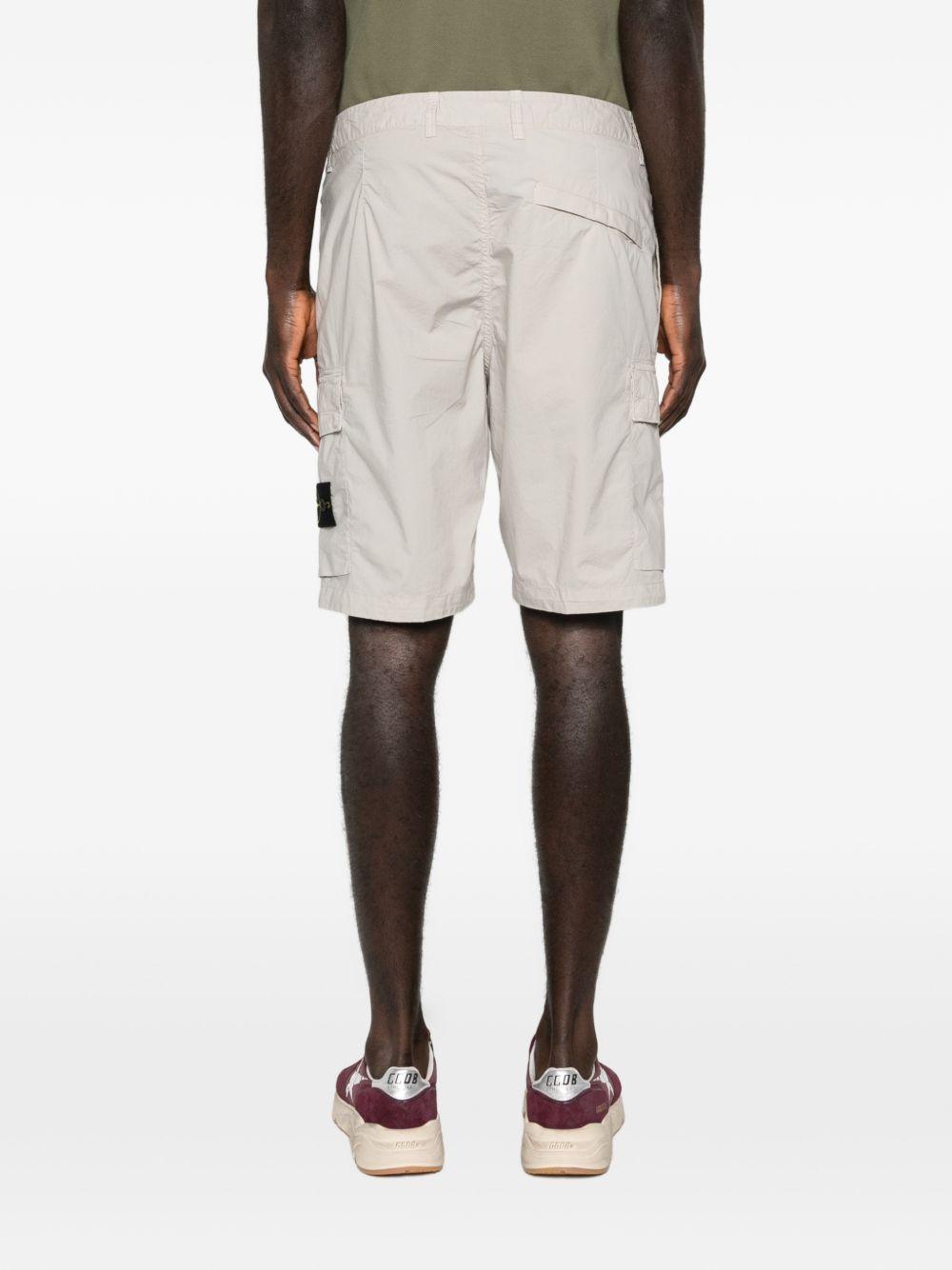 Cargo shorts pearl con logo patch 