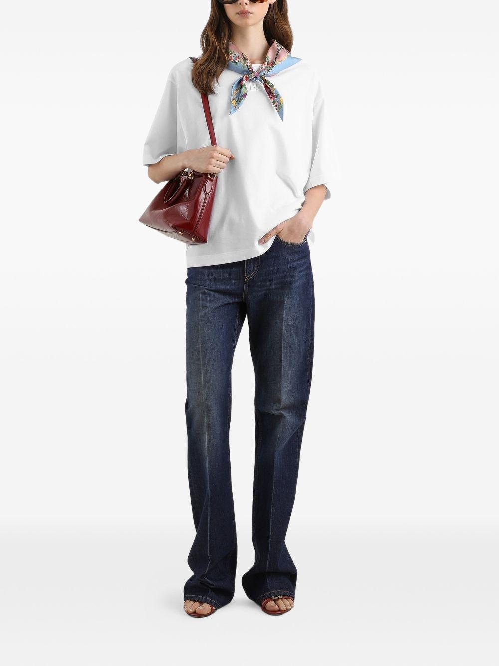 T-shirt con dettaglio foulard 