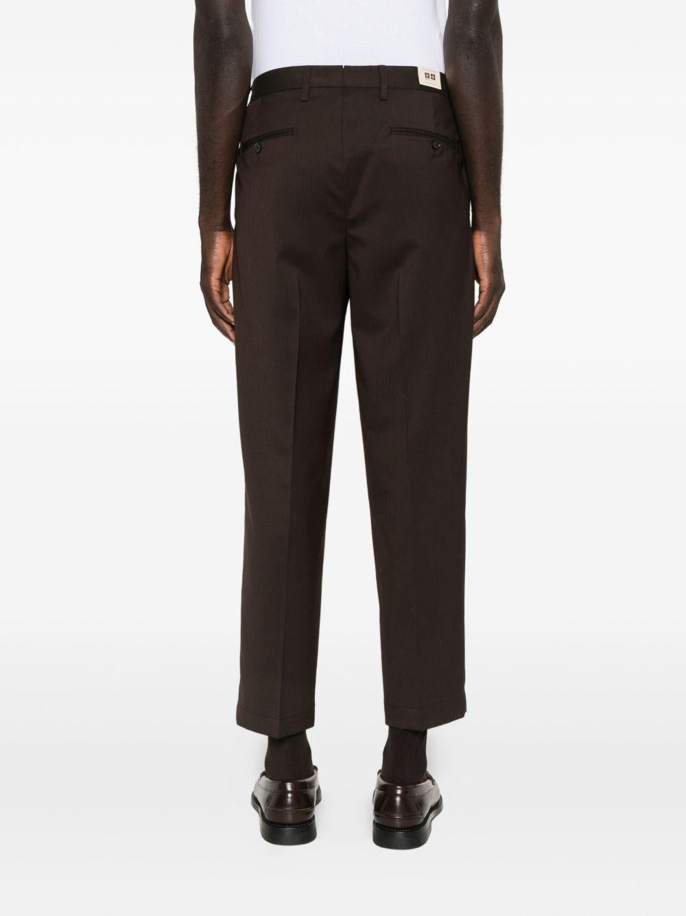 Pantaloni marroni con pieghe frontali Portobello 