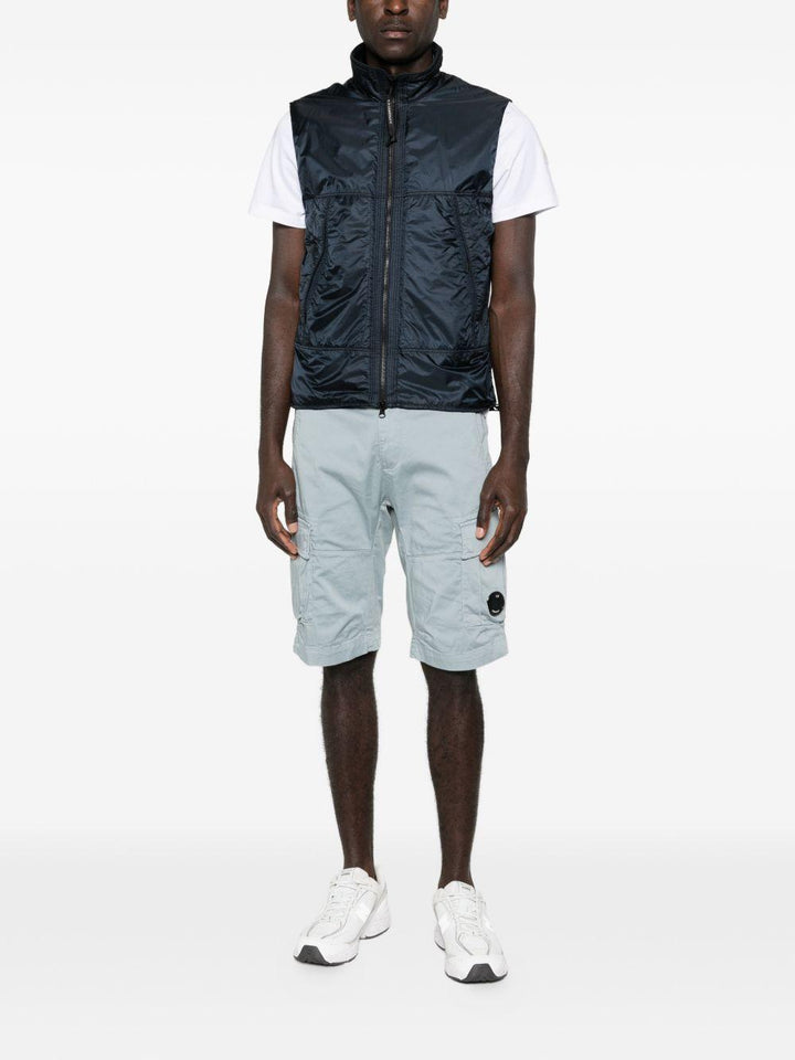 Shorts cargo blu con applicazione 