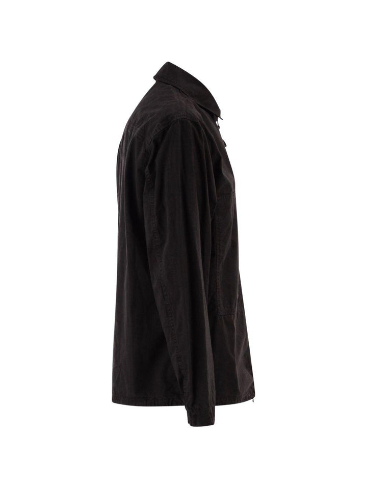 Overshirt nera con tasche sul petto 