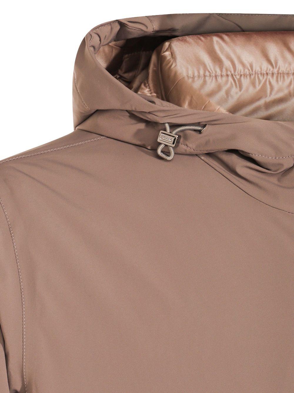 Parka marrone leggero con cappuccio regolabile 