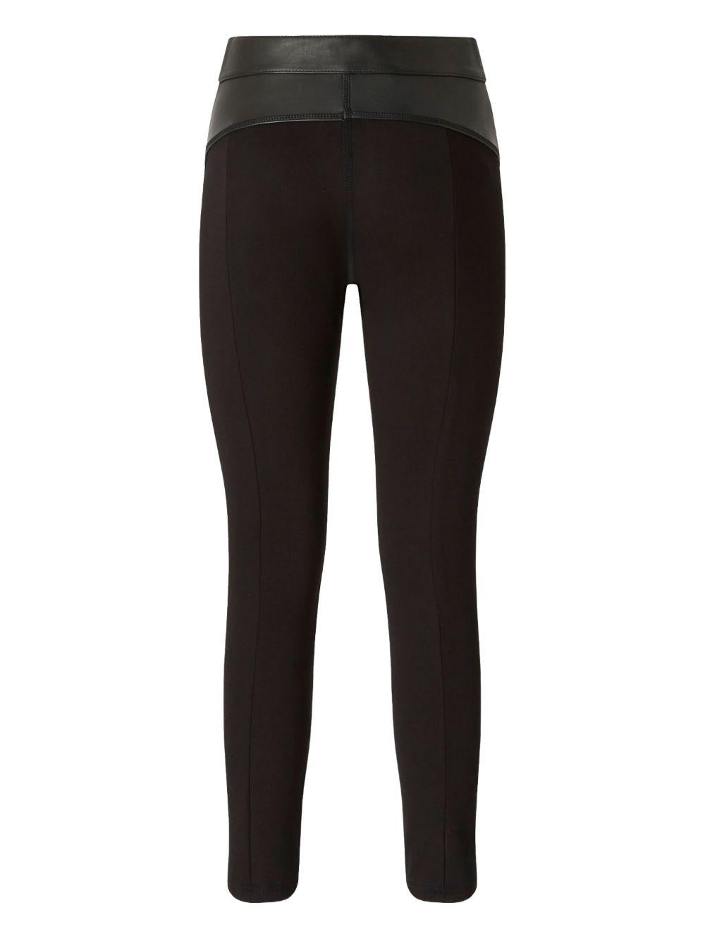Pantaloni aderenti 