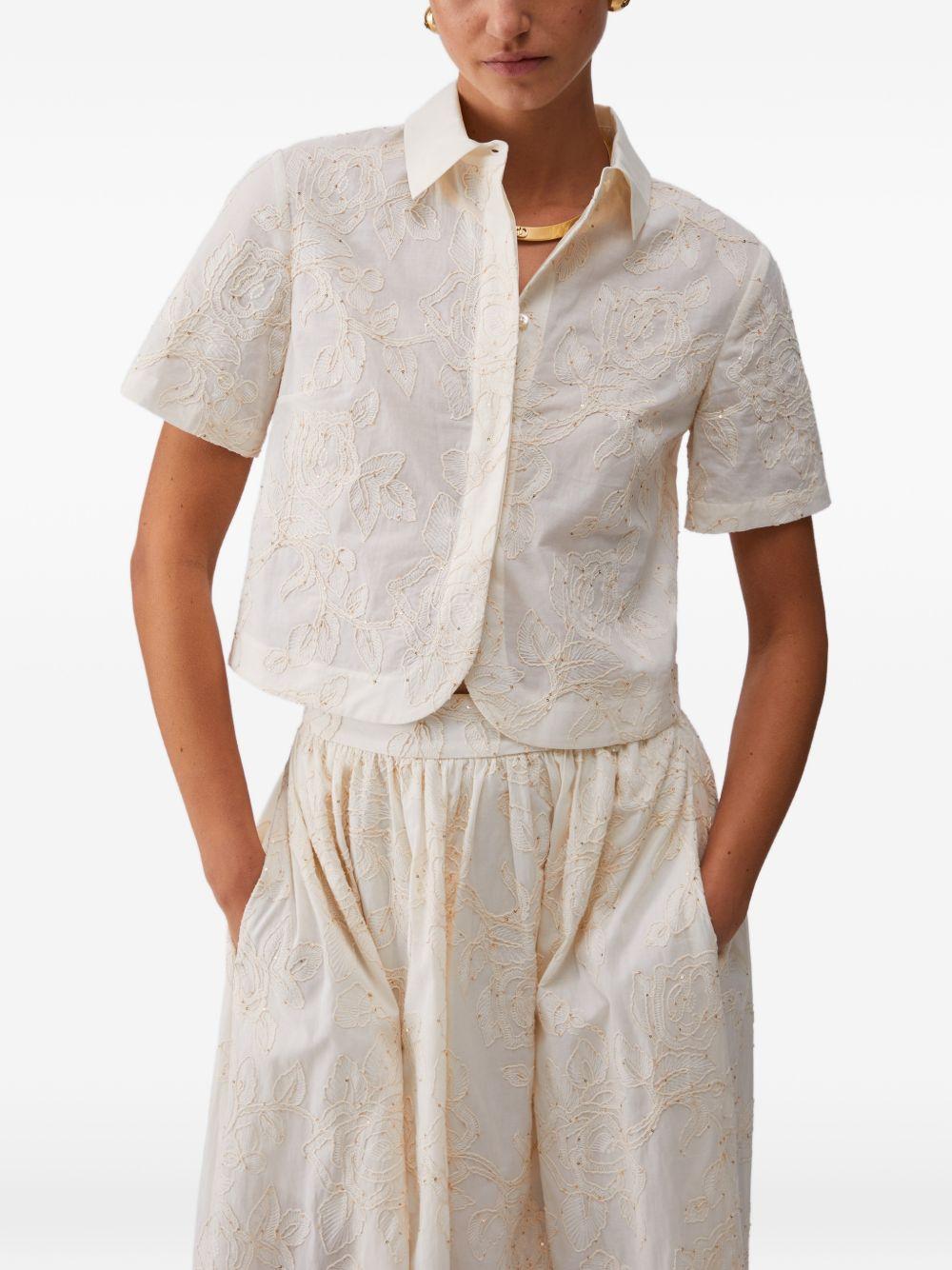 Camicia con ricamo 