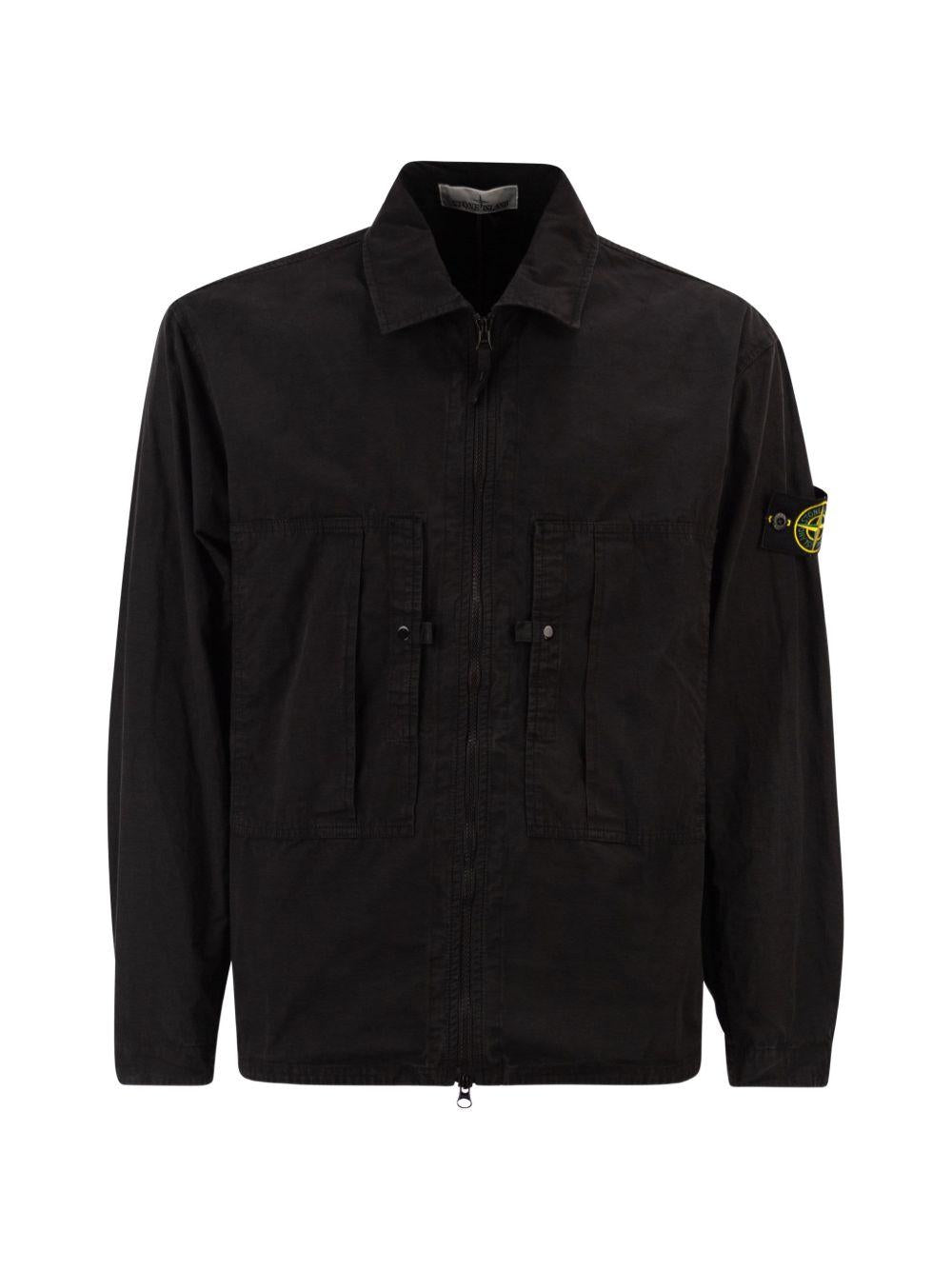 Overshirt nera con tasche sul petto 