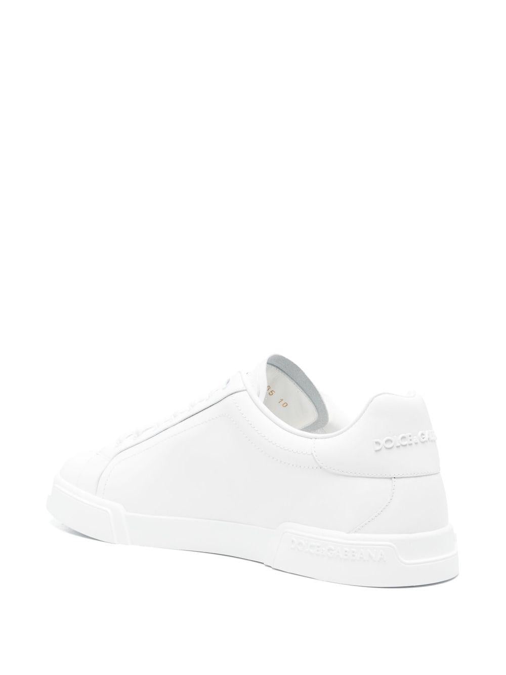 Sneakers bianche in pelle con logo 