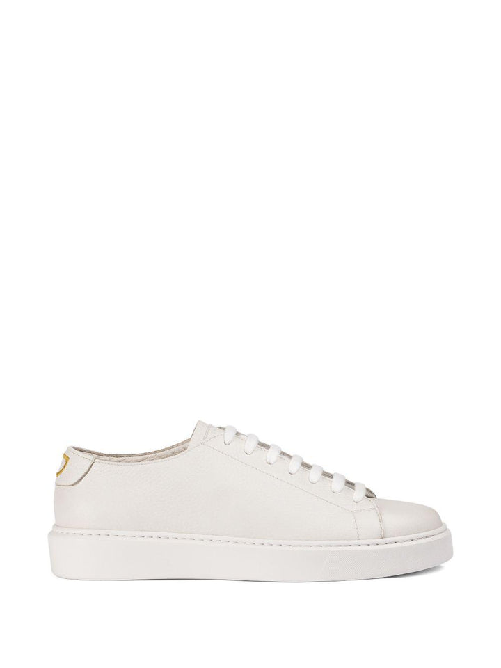 Sneakers bianche in pelle con lacci 