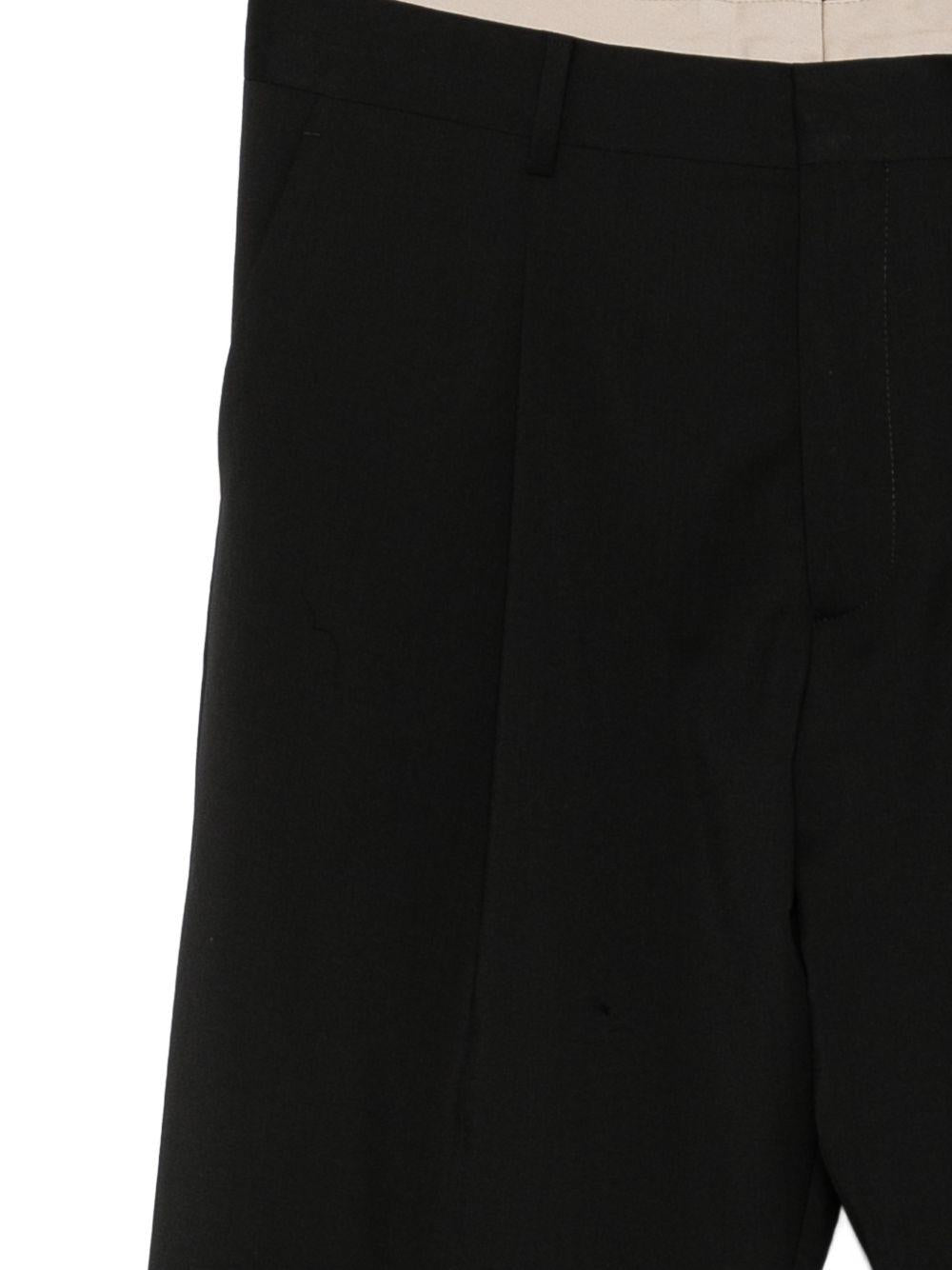 Pantaloni neri dritti 