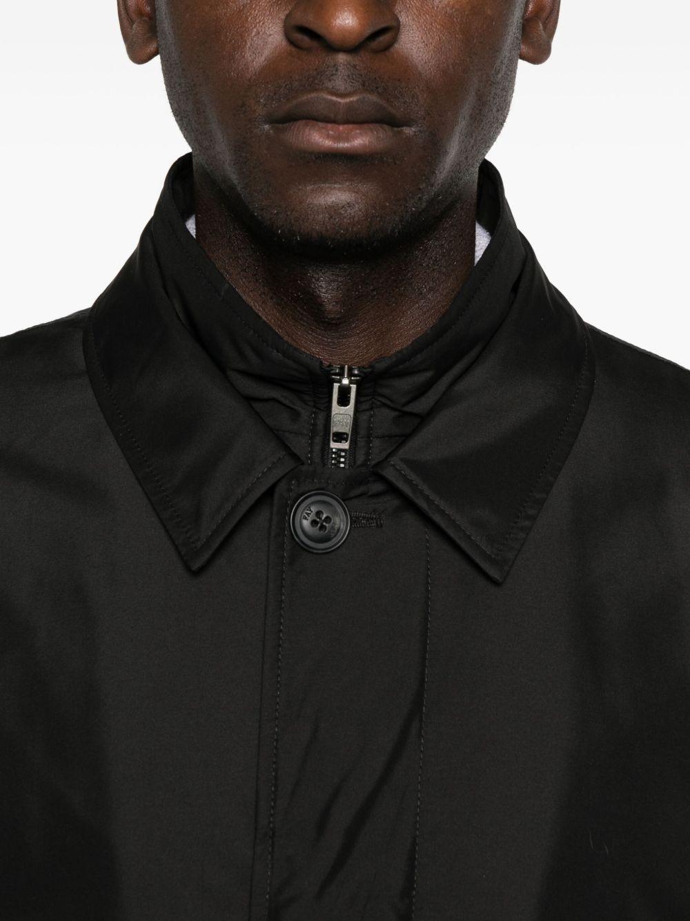 Cappotto impermeabile nero con zip
