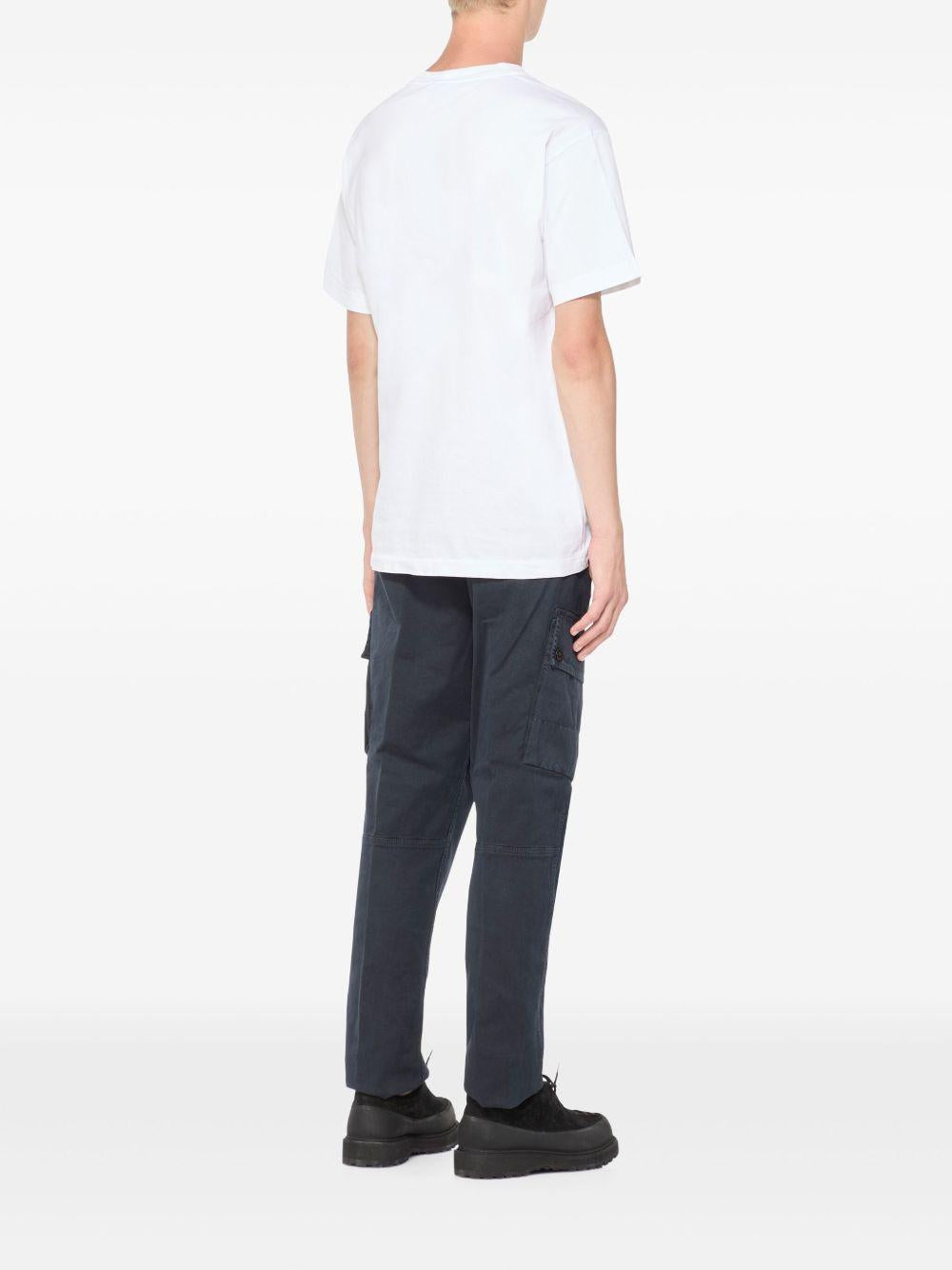T-shirt bianco con applicazione logo 