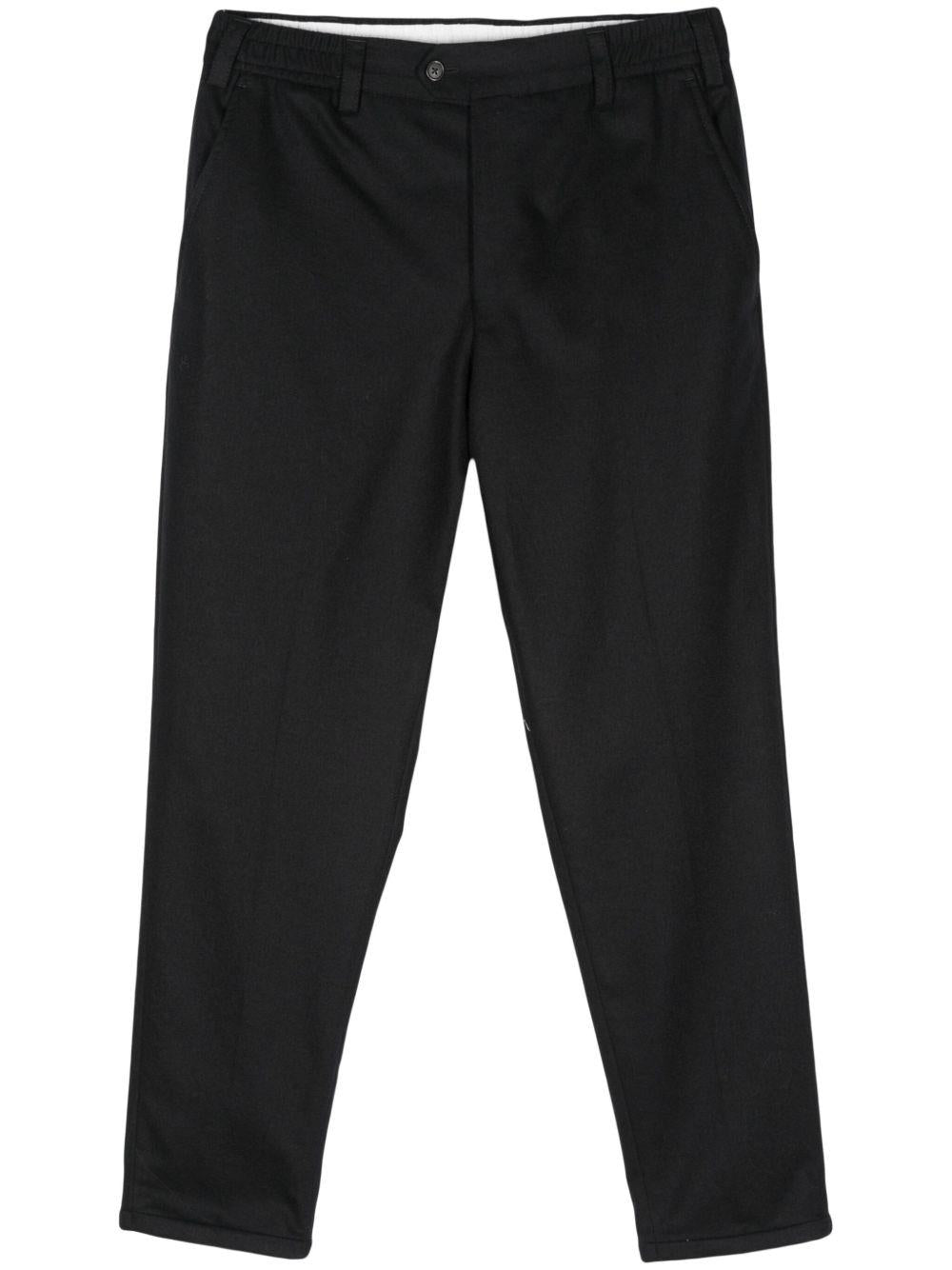 Pantaloni affusolati slim neri 