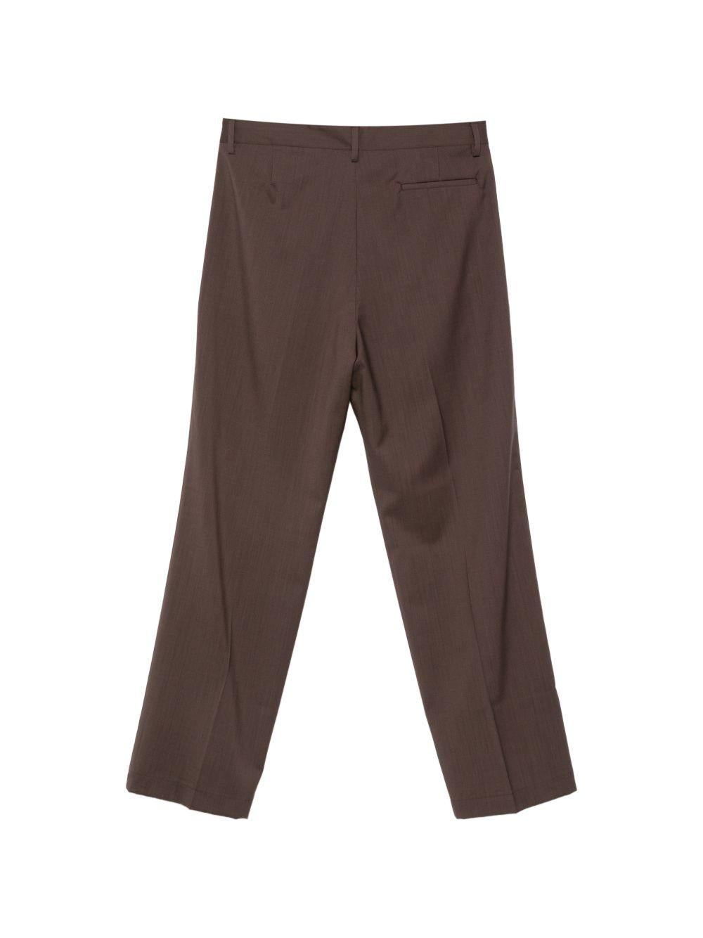 Pantaloni sartoriali marroni con pieghe 