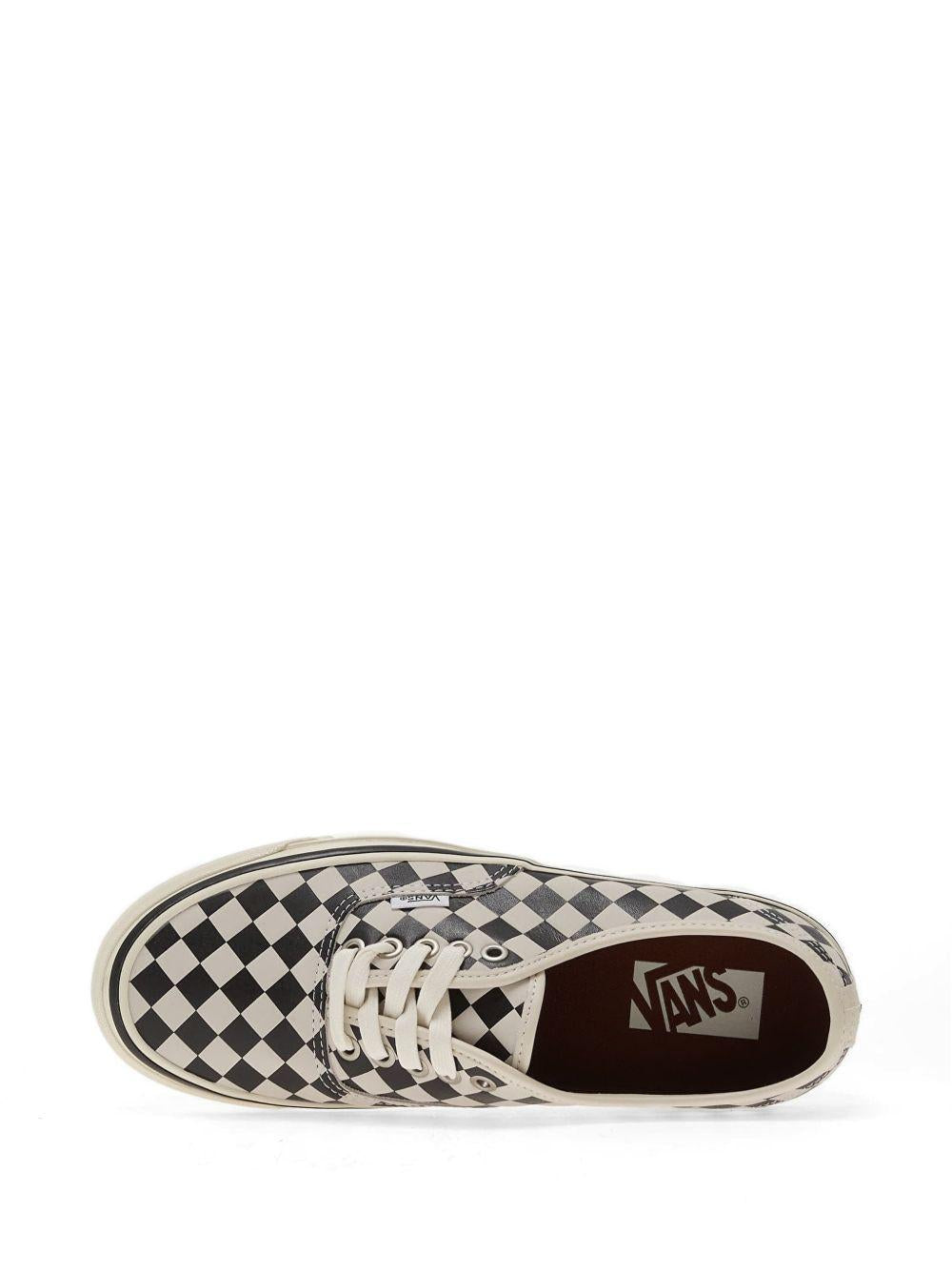 Sneakers a quadri 