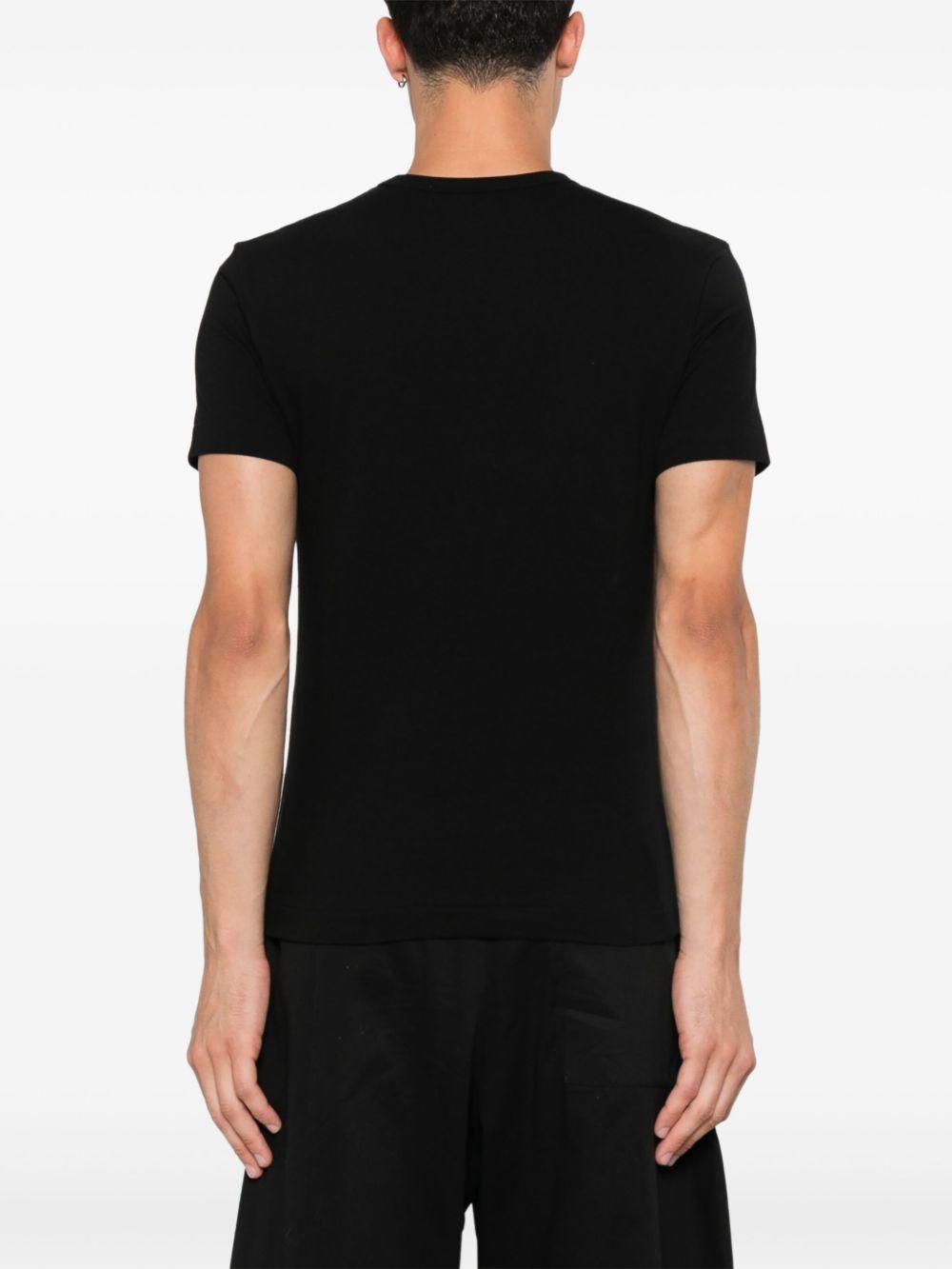 T-shirt nera con motivo a cuore 
