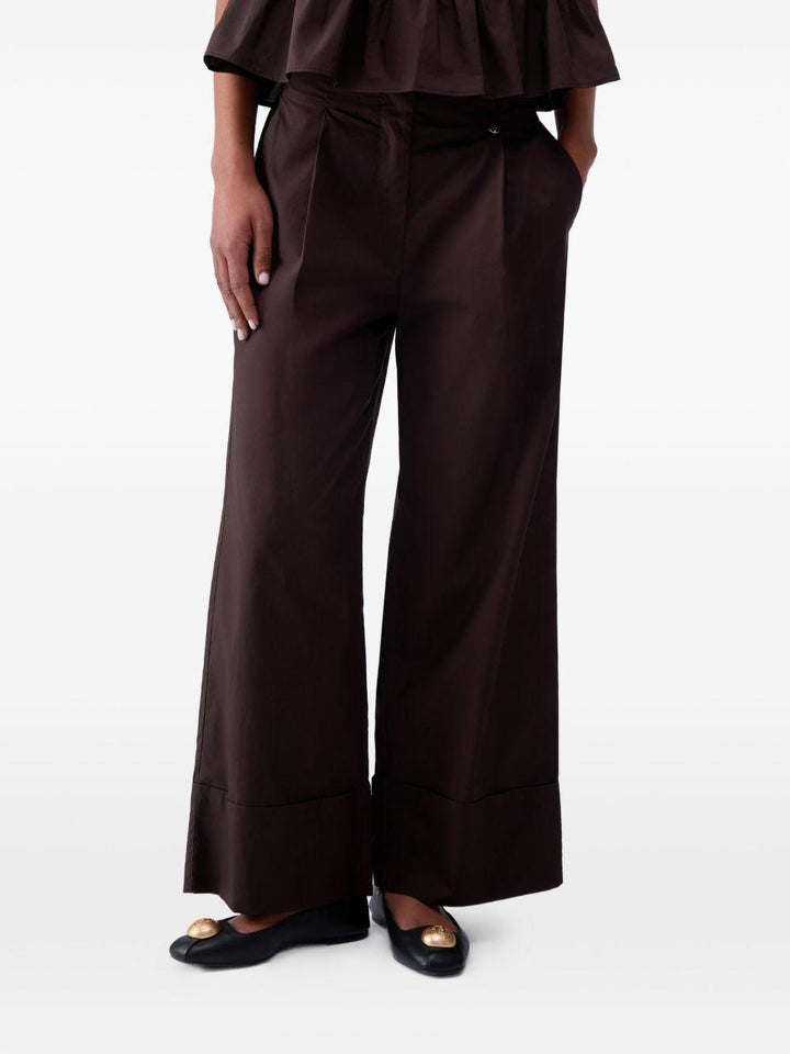 Pantaloni svasati 