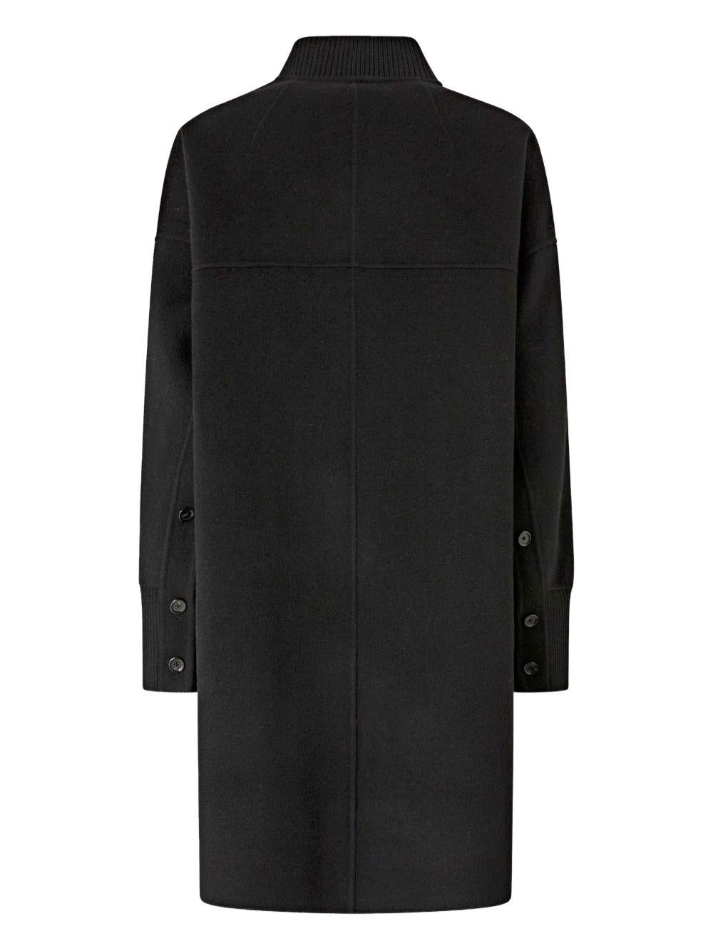 Cappotto con bottoni 