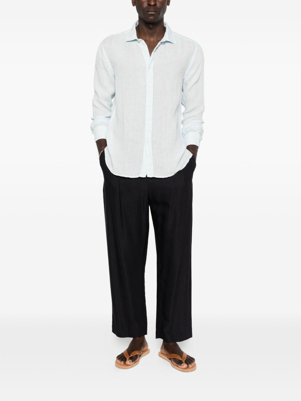 Camicia blu con colletto 