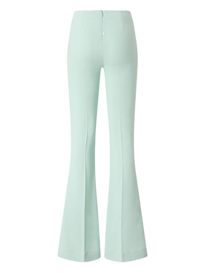 Pantaloni svasati 