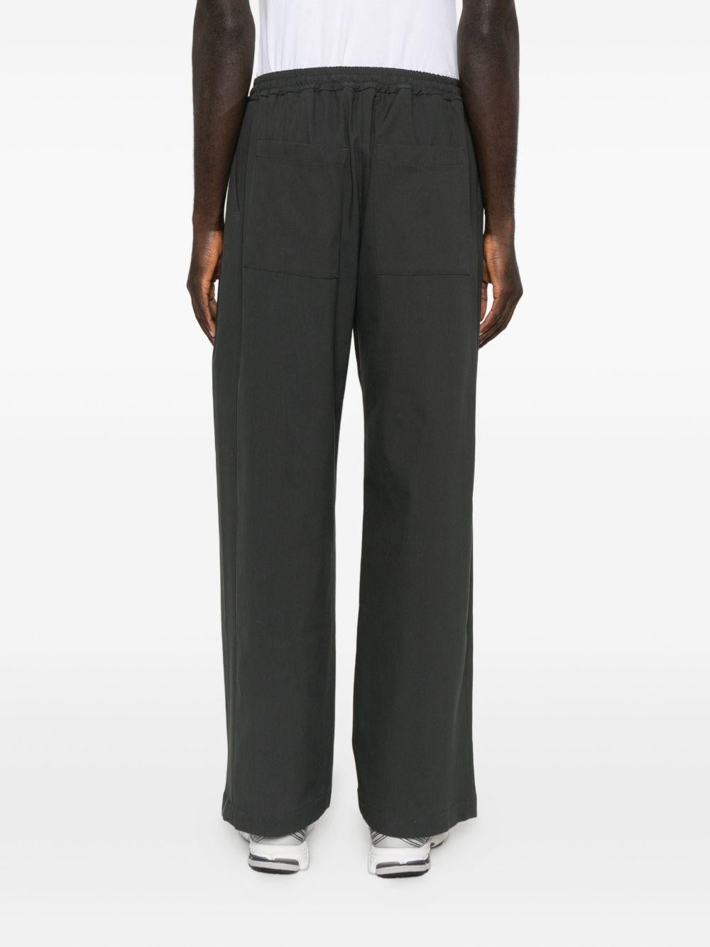 Pantaloni neri con coulisse