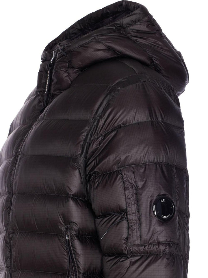 Cappotto nero imbottito con cappuccio e applicazione Compass 