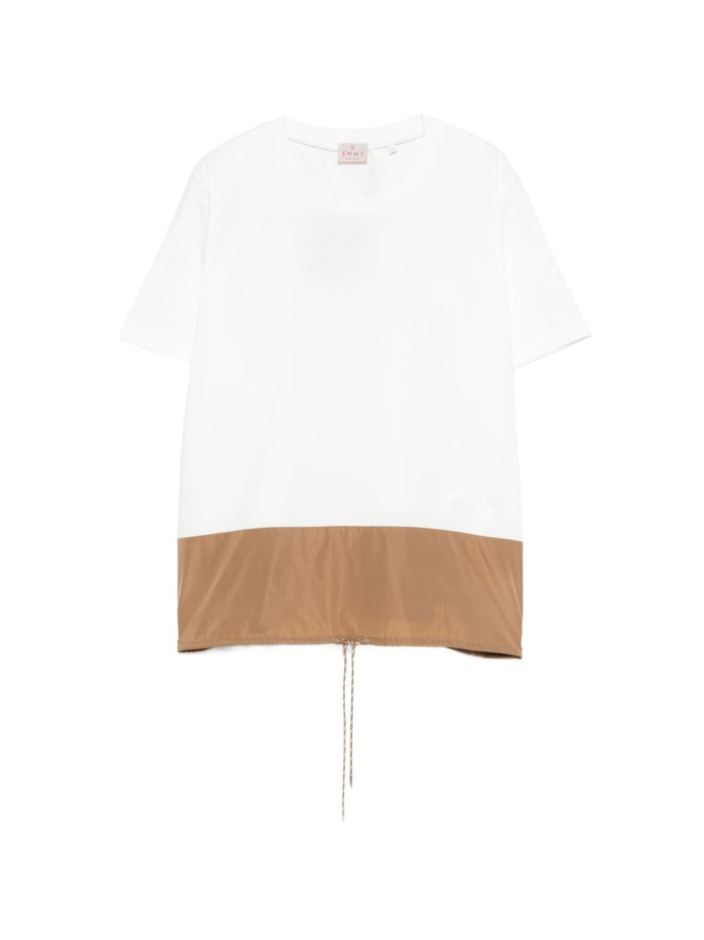 T-shirt con dettagli a contrasto 