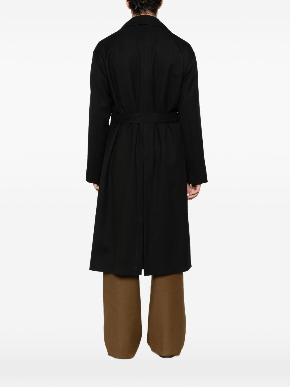 Cappotto doppiopetto nero con cintura 