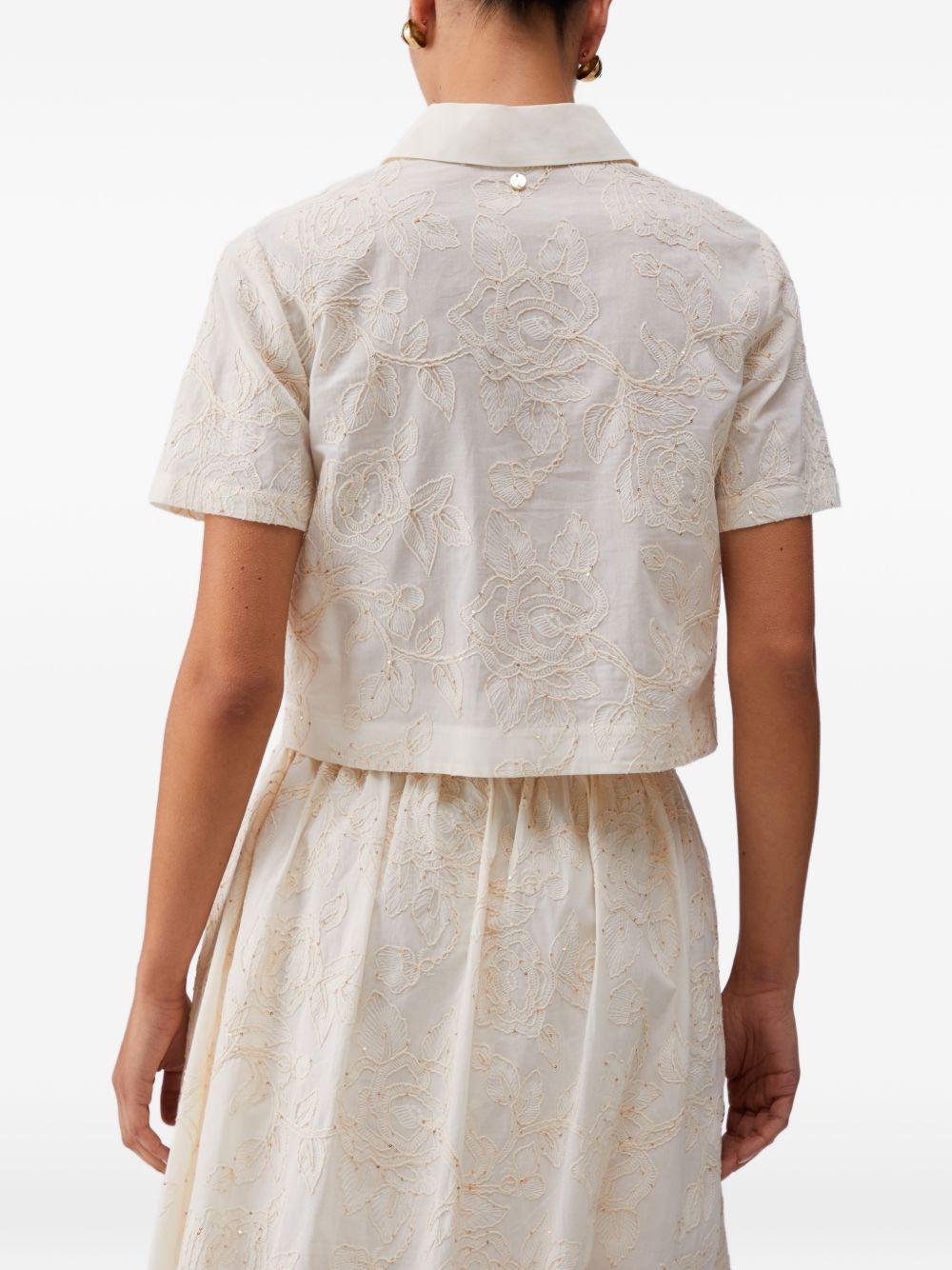 Camicia con ricamo 
