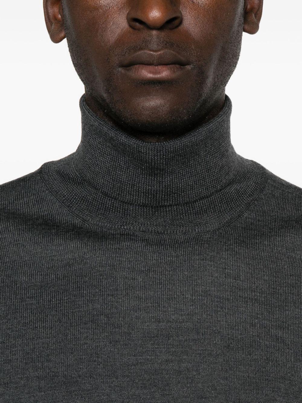 Maglione a collo alto grigio 