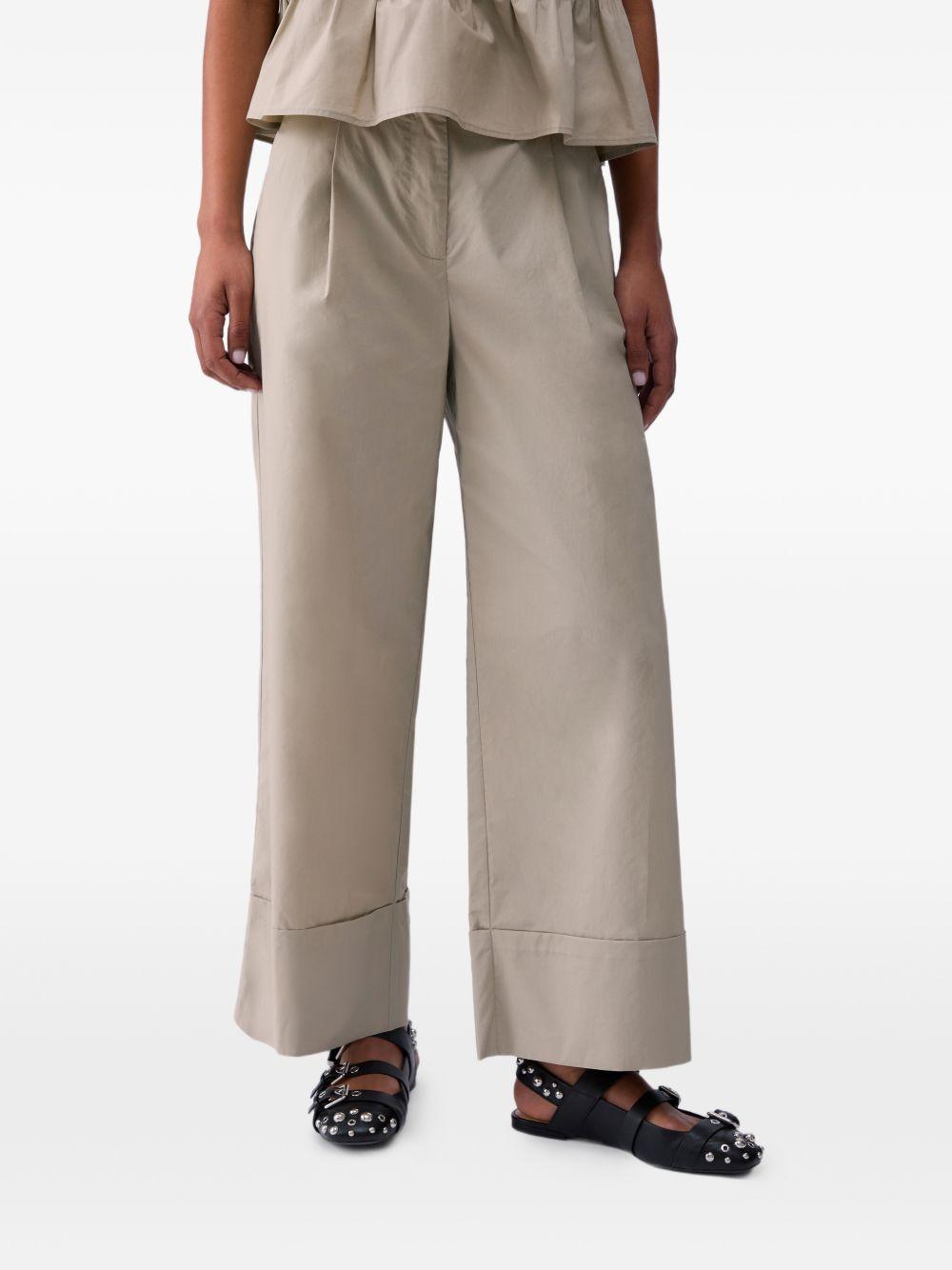 Pantaloni svasati 
