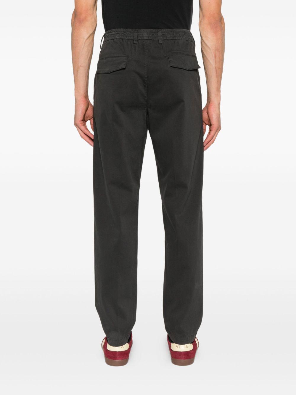 Pantaloni grigi con coulisse e dettaglio plissettato