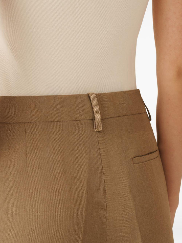 Pantaloni con pences 