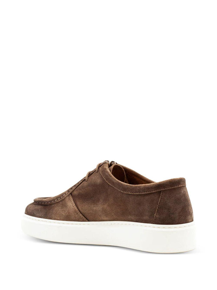 Sneakers cacao in pelle scamosciata con cuciture a contrasto 