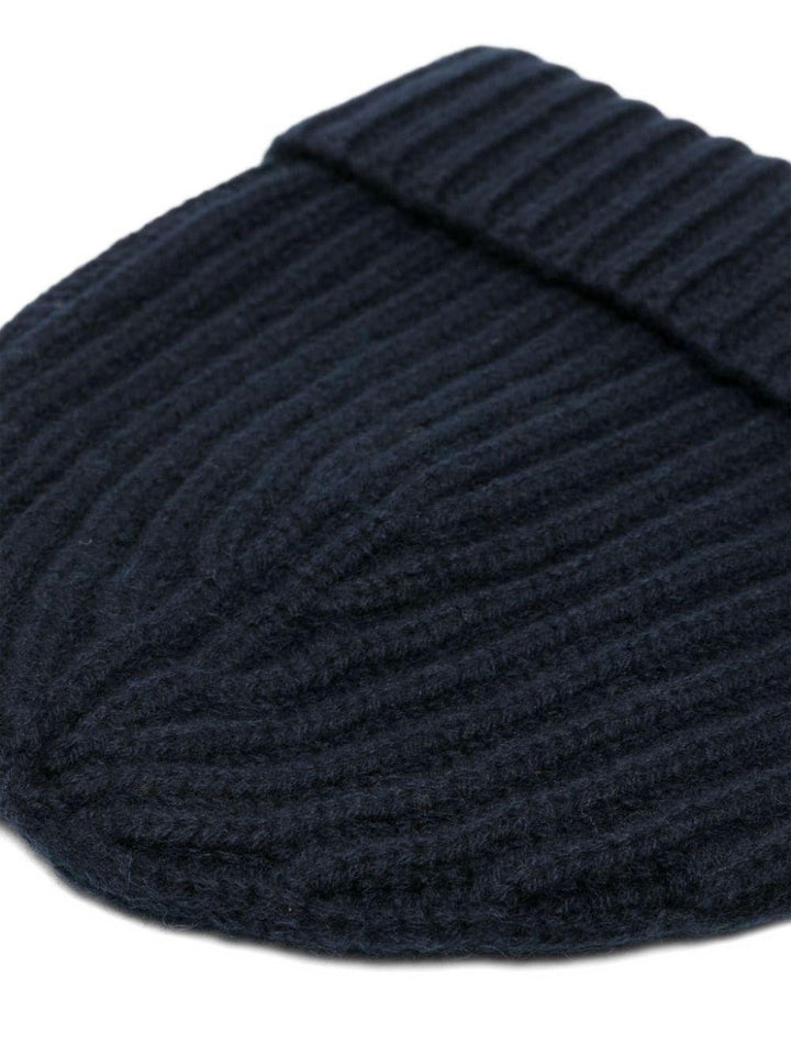 Berretto blu in maglia chunky 
