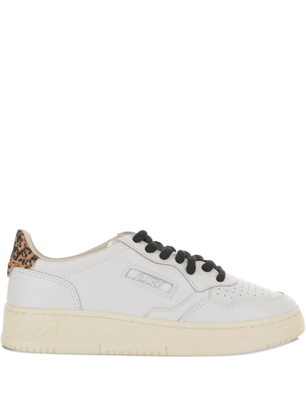 Sneakers con dettaglio leopardato 