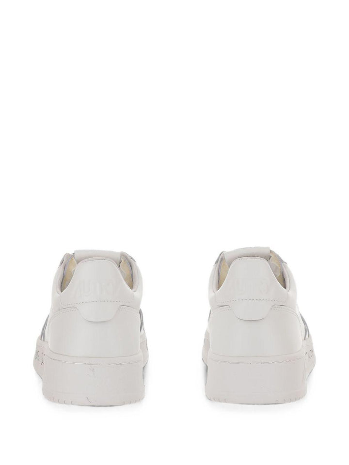 Sneakers bianche con stampa 