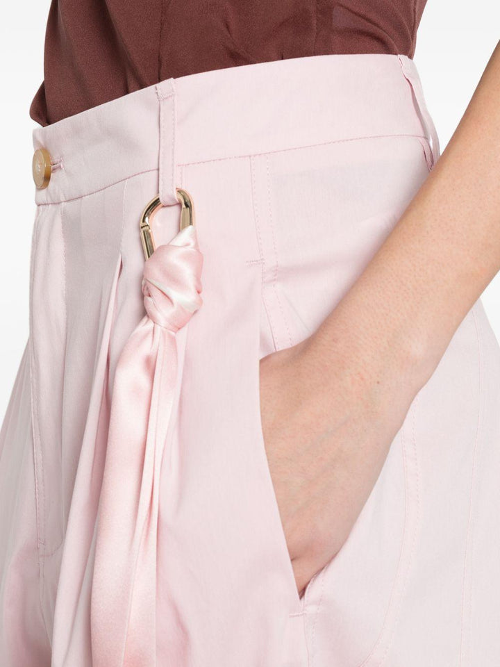 Pantaloni con anello 