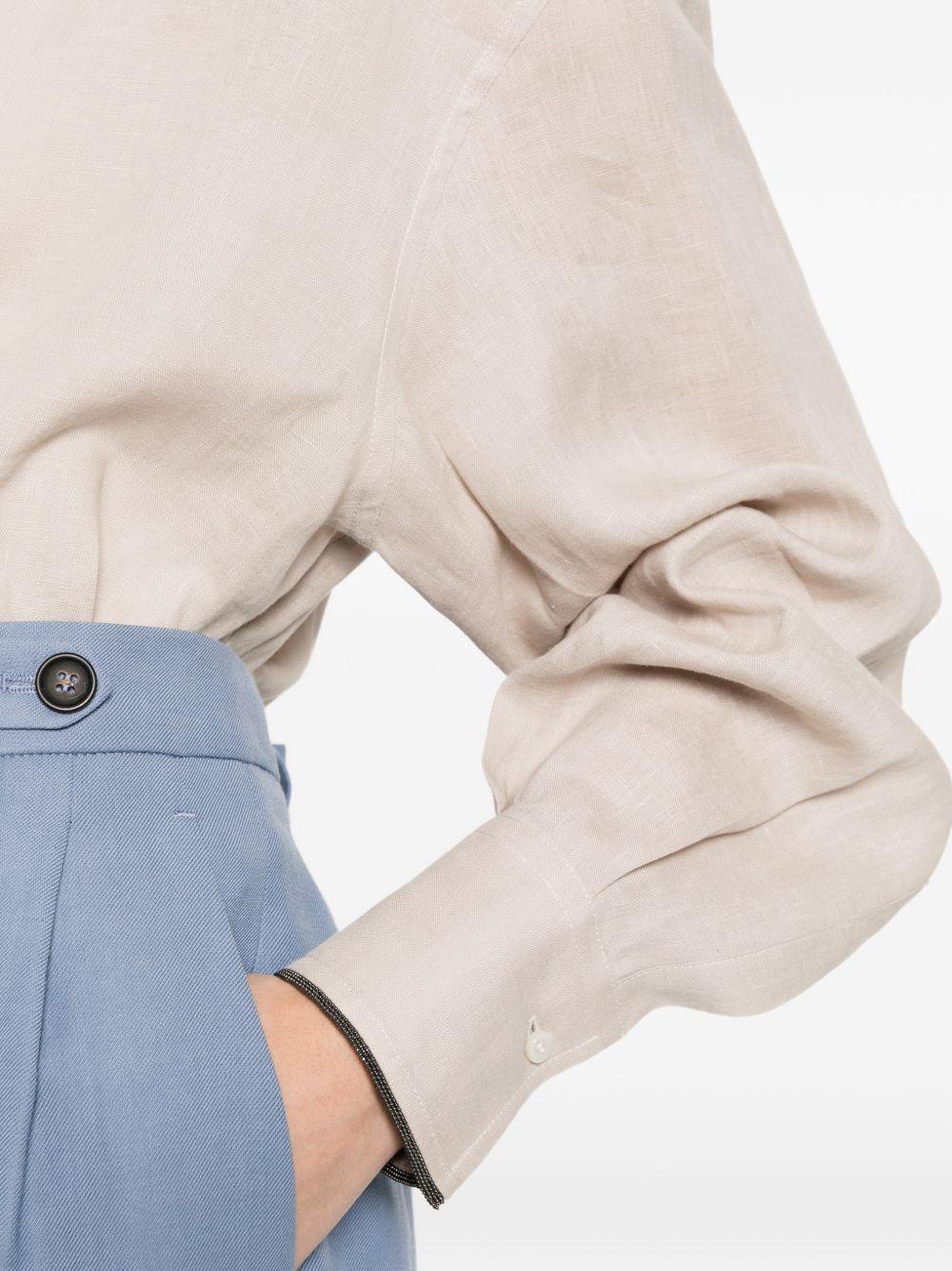 Camicia con monili 